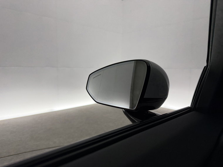 Vehicle Image 38