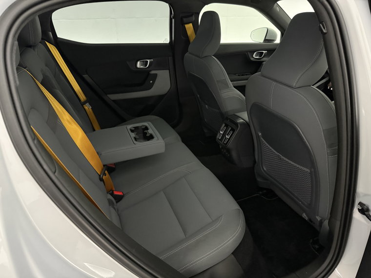Vehicle Image 43