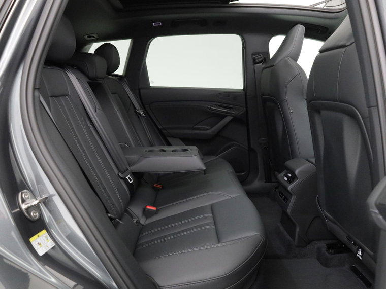Vehicle Image 53