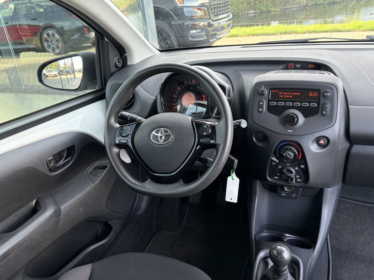 Vehicle Image 7