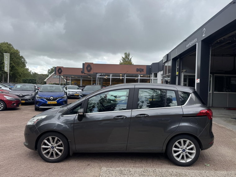 Vehicle Image 8