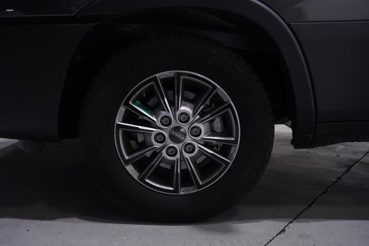 Vehicle Image 16