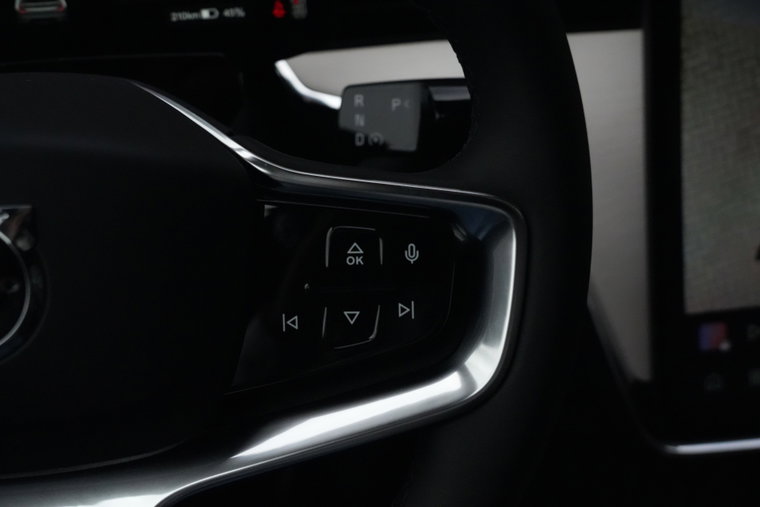 Vehicle Image 22