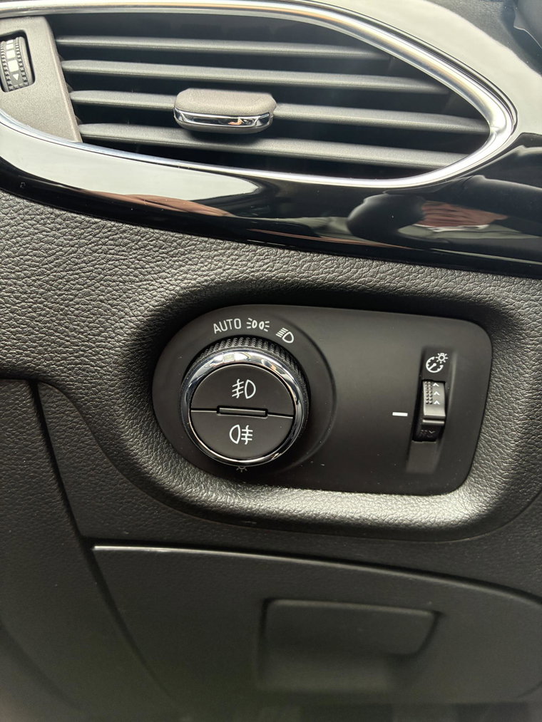 Vehicle Image 29