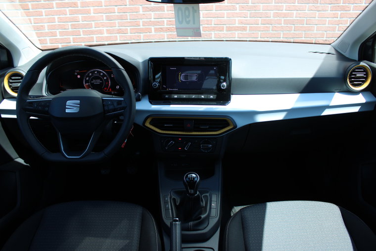 Vehicle Image 11