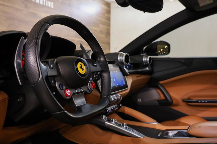 Vehicle Image 25