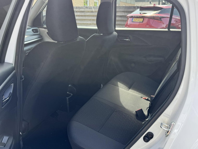 Vehicle Image 13