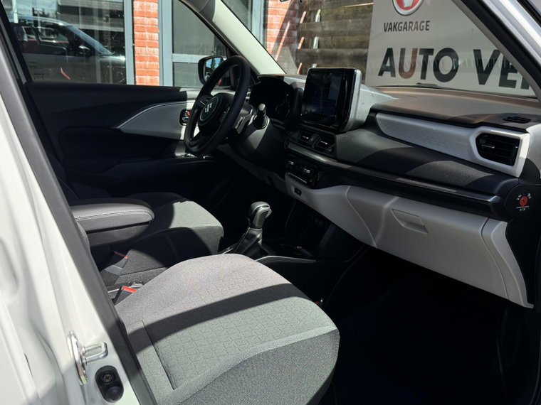 Vehicle Image 16
