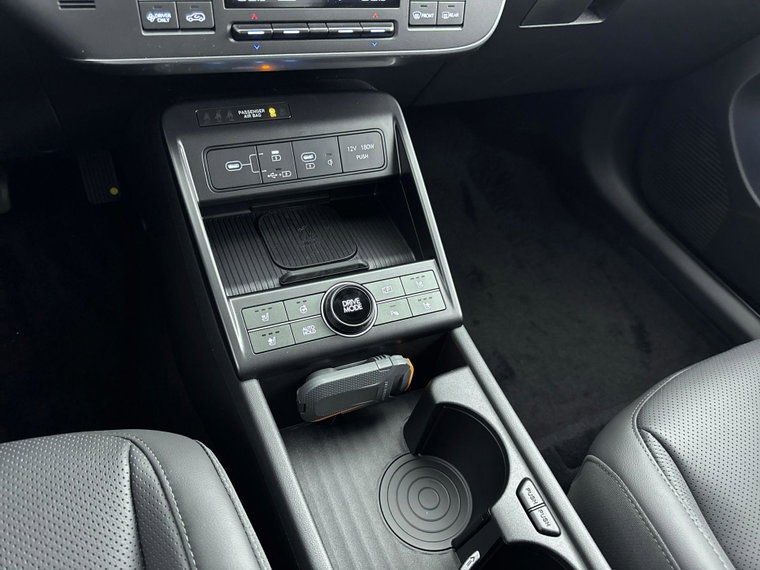 Vehicle Image 24