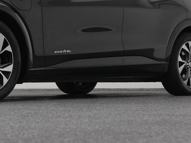 Vehicle Image 38