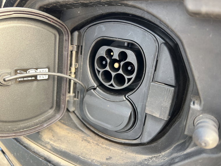 Vehicle Image 25