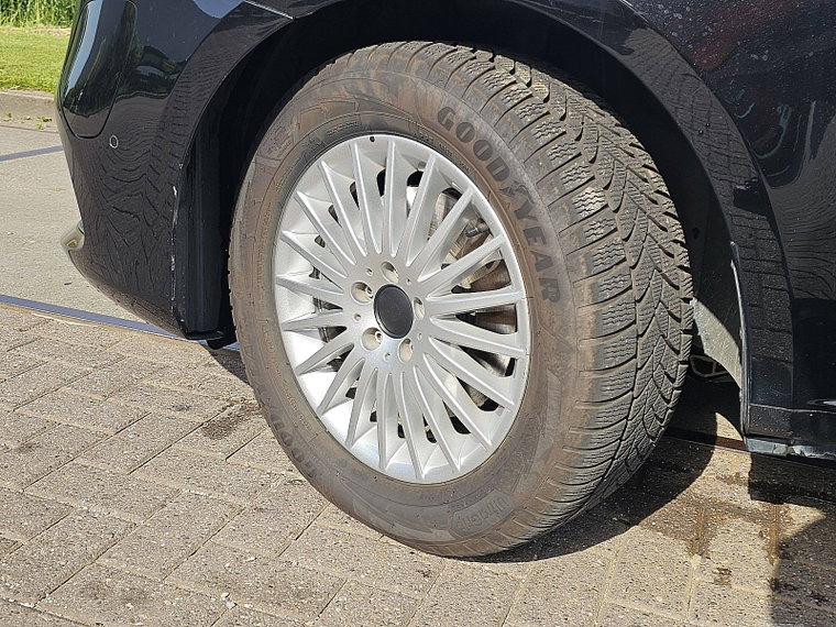 Vehicle Image 17