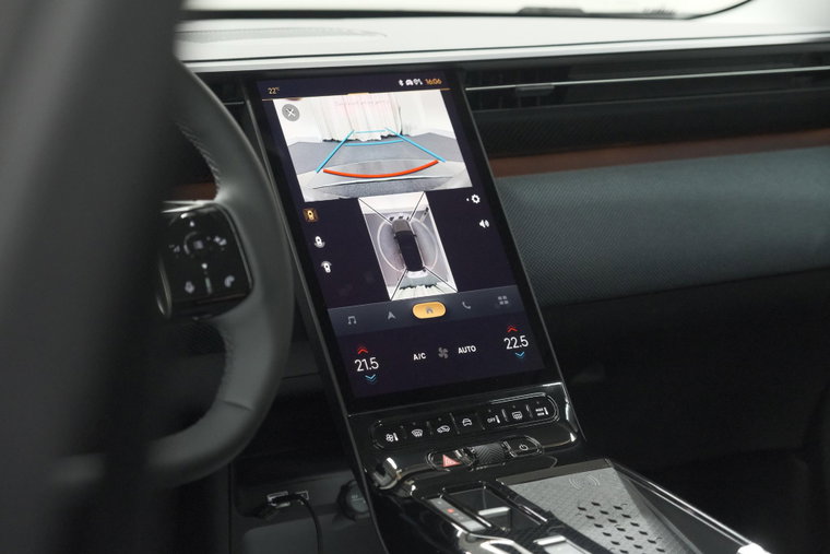 Vehicle Image 15