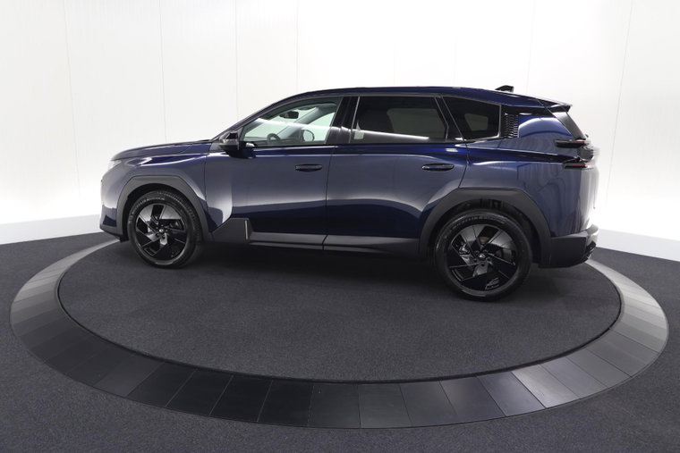 Vehicle Image 32
