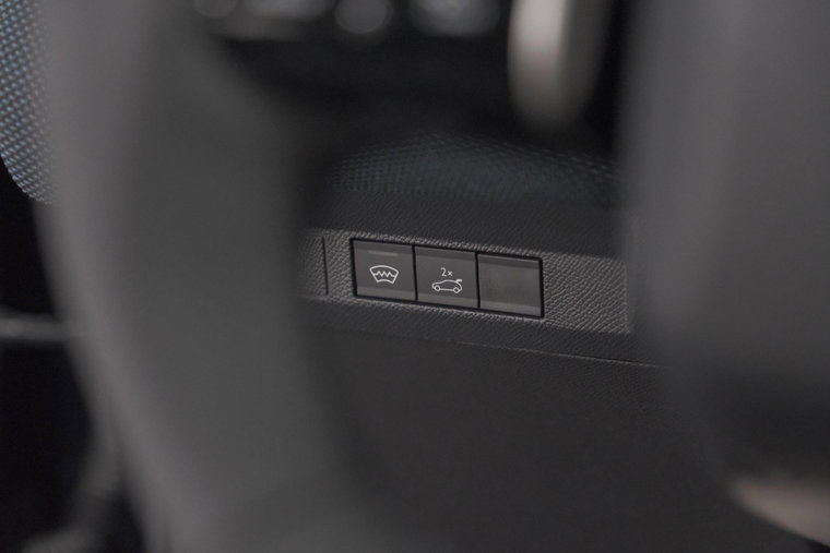 Vehicle Image 38
