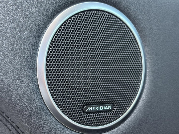 Vehicle Image 25