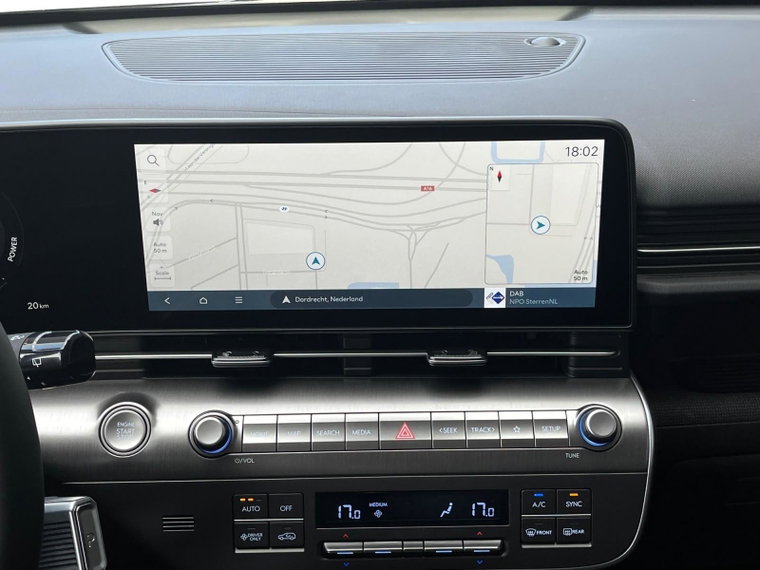 Vehicle Image 17