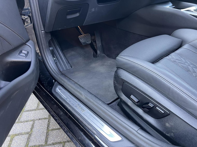 Vehicle Image 52