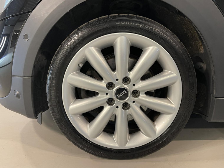 Vehicle Image 31