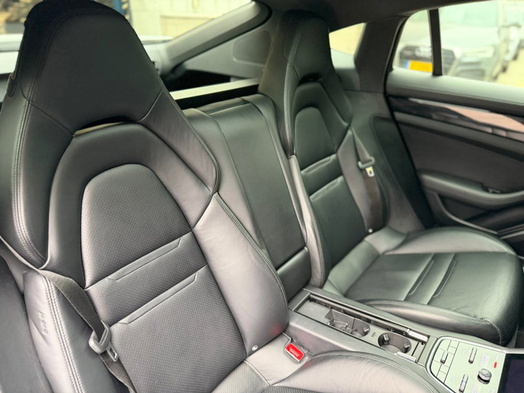 Vehicle Image 32