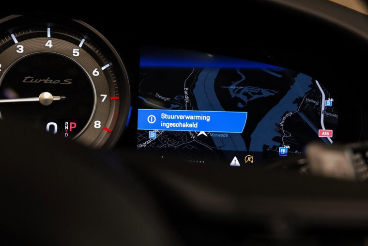 Vehicle Image 32