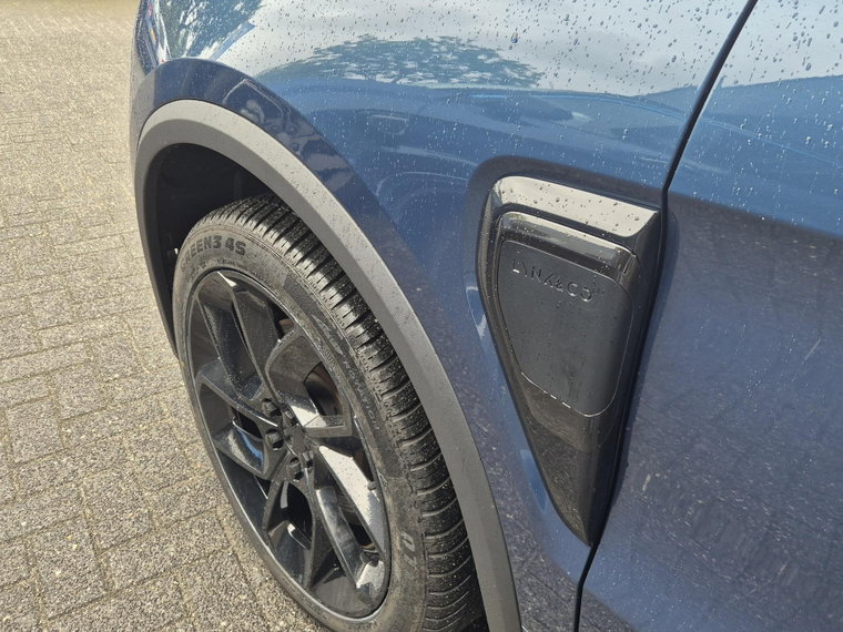Vehicle Image 35