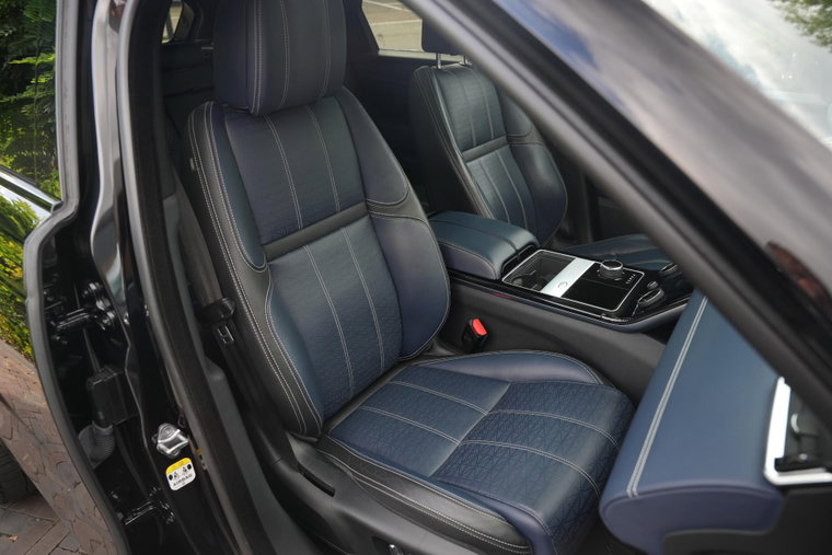 Vehicle Image 30