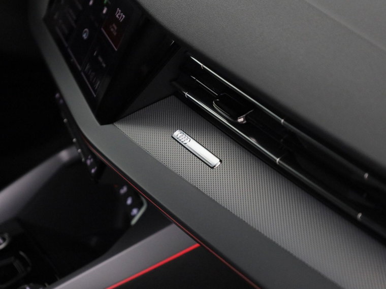 Vehicle Image 37