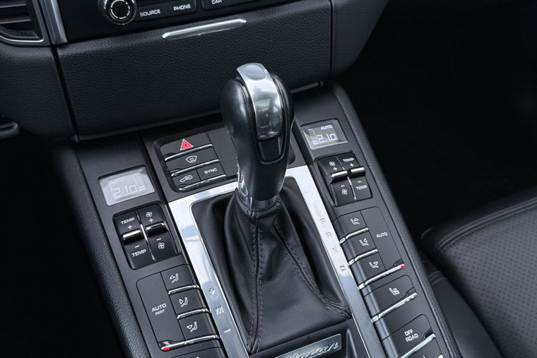 Vehicle Image 26