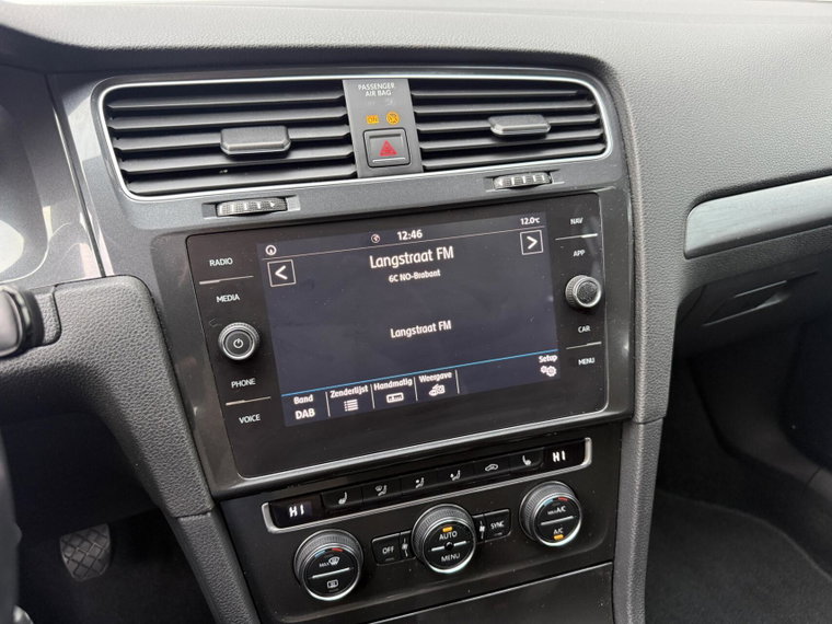 Vehicle Image 32