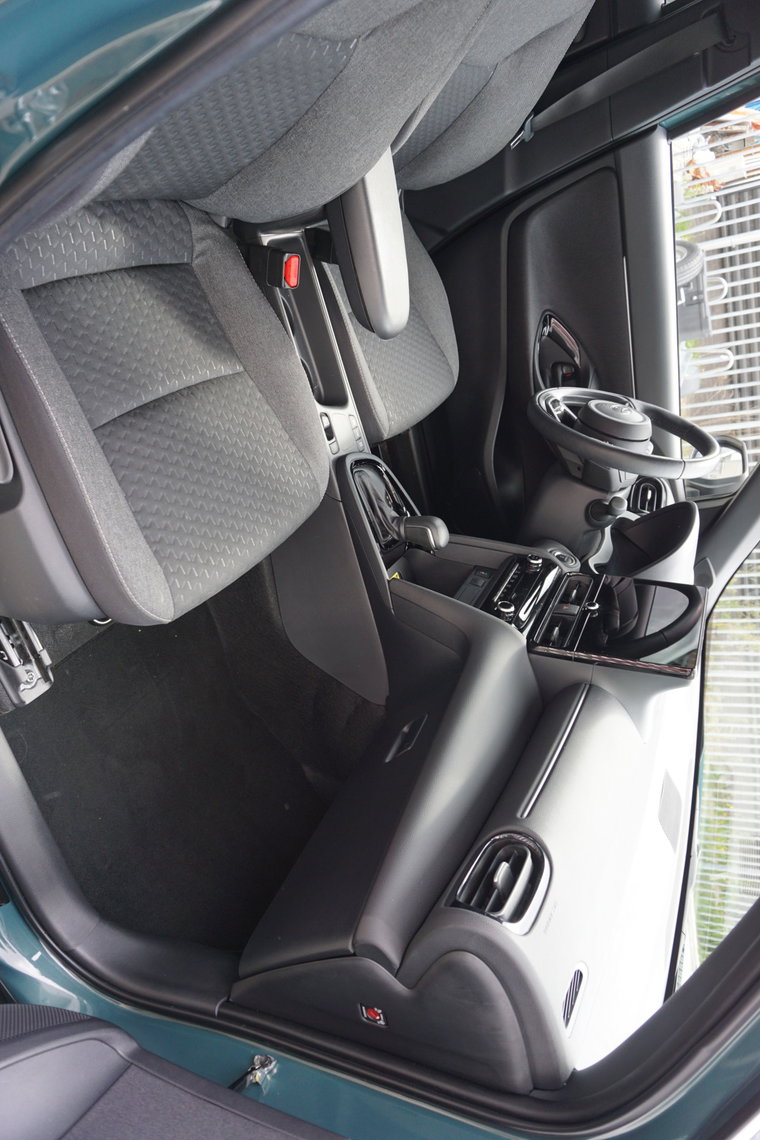 Vehicle Image 9