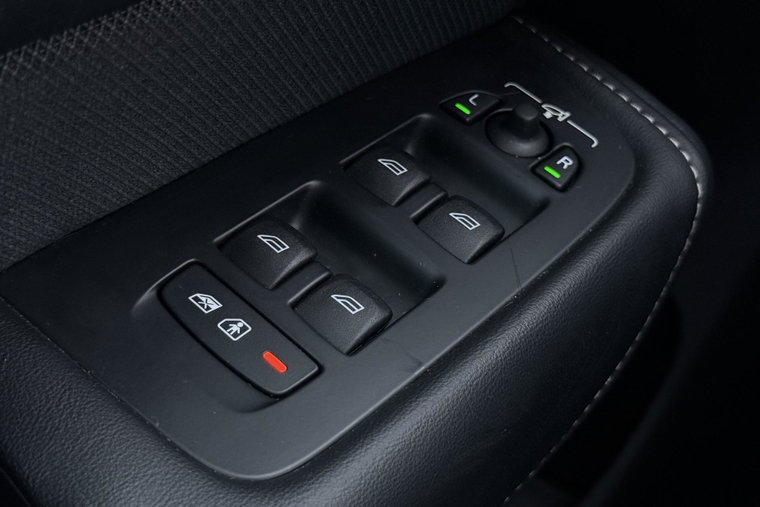 Vehicle Image 42