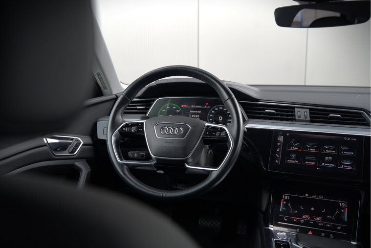 Vehicle Image 40
