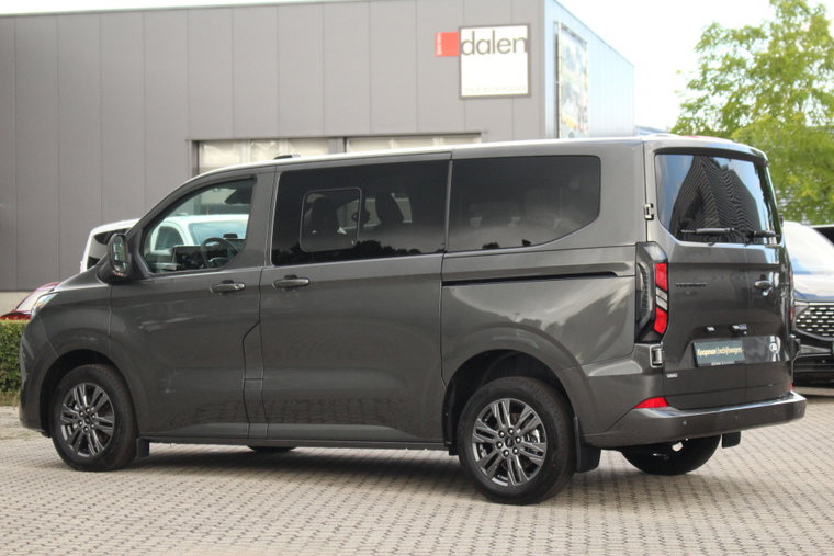 Vehicle Image 13