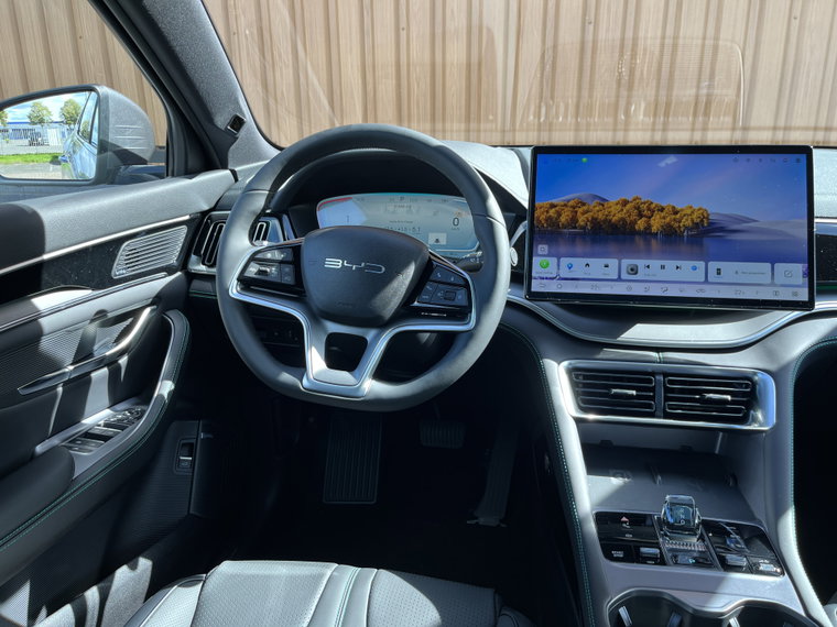 Vehicle Image 11