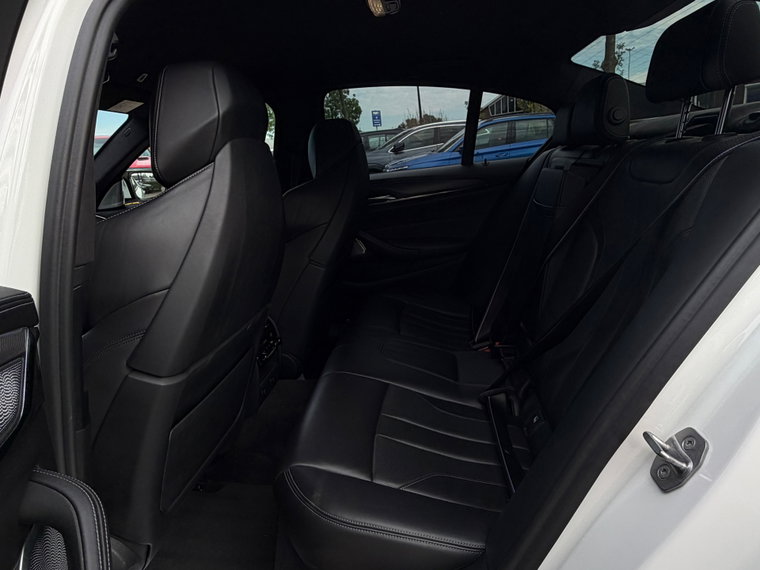 Vehicle Image 37