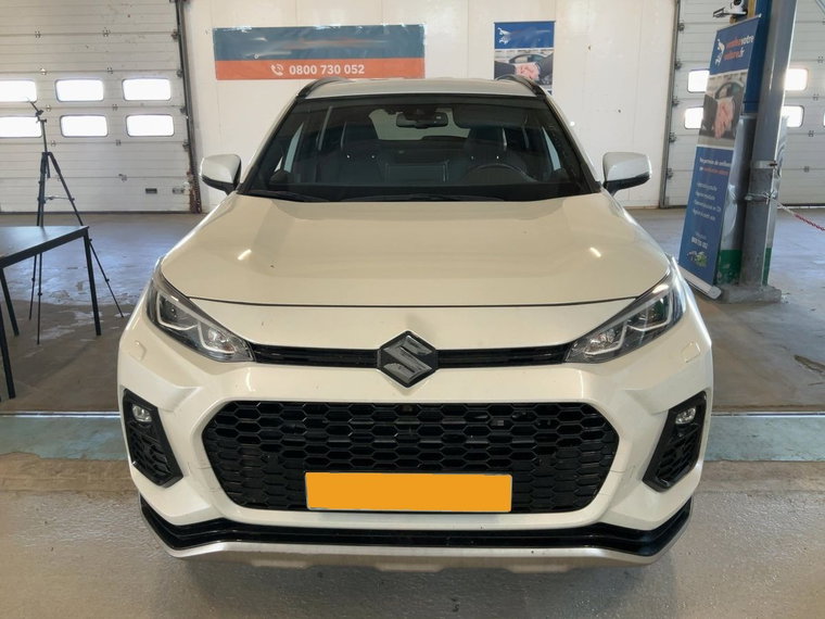Vehicle Image 6