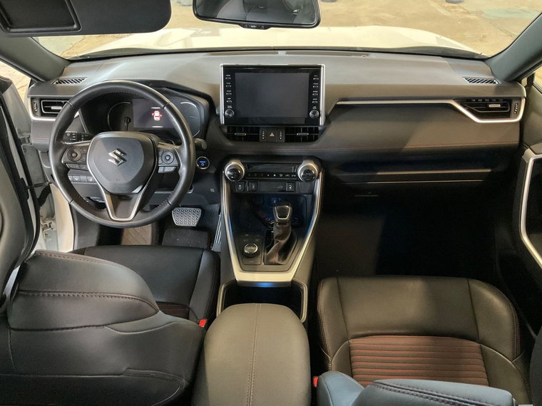 Vehicle Image 9