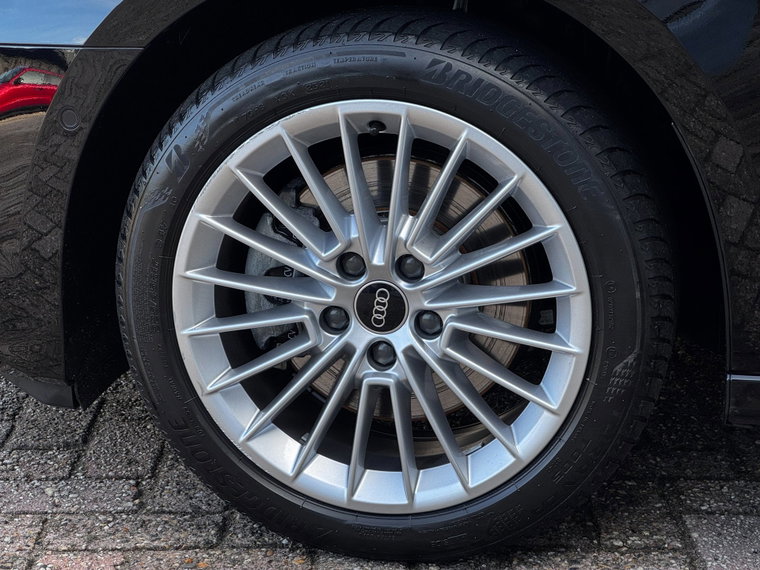 Vehicle Image 35