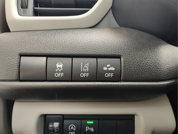 Vehicle Image 25