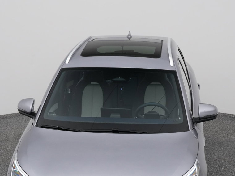 Vehicle Image 32