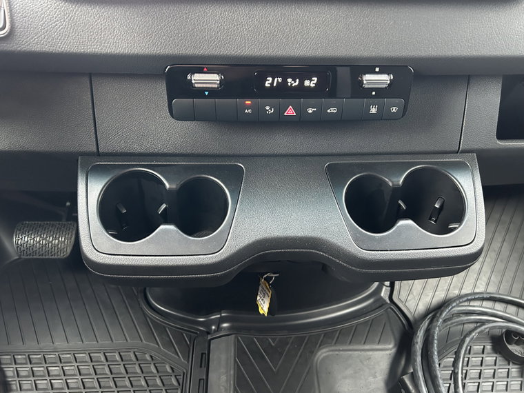 Vehicle Image 28