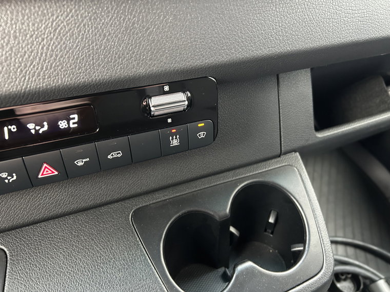 Vehicle Image 29