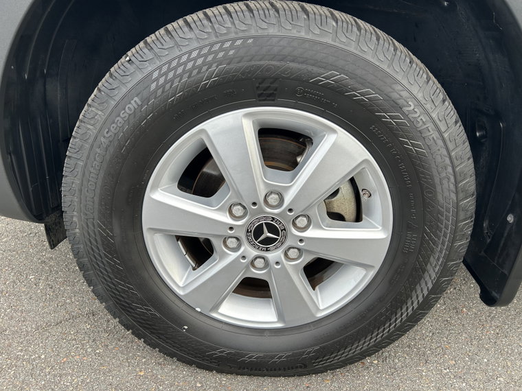 Vehicle Image 33