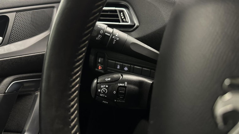 Vehicle Image 27
