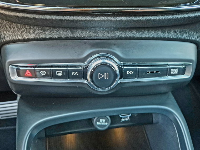 Vehicle Image 29