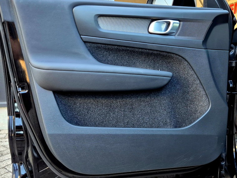 Vehicle Image 38