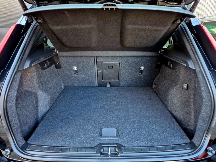 Vehicle Image 42