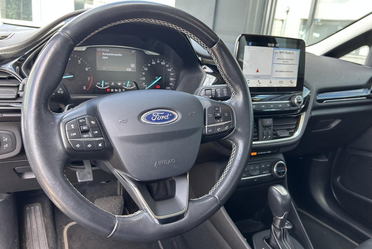 Vehicle Image 8