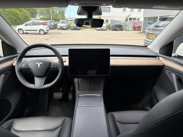 Vehicle Image 19